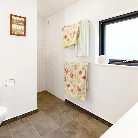 Holiday home Five-bedroom In Rorvig