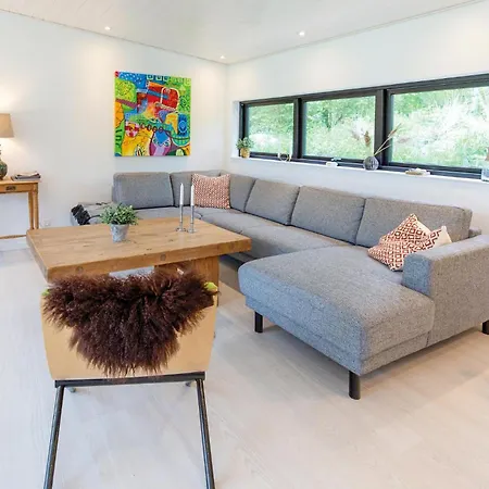 5 Bedroom In Holiday home