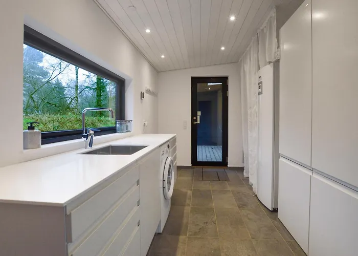 Semesterbostad Five-bedroom In *