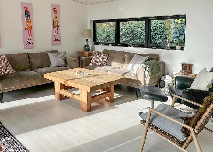 Five-bedroom In Semesterbostad *